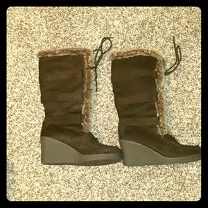 Winter suede brown boots